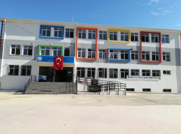 Gedikli Osman Kaplan İlkokulu Fotoğrafı